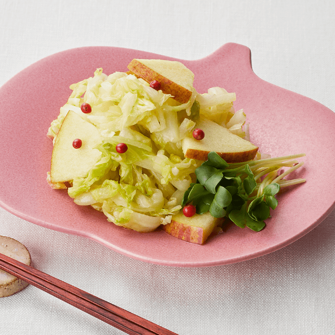 白菜とりんごの酢の物