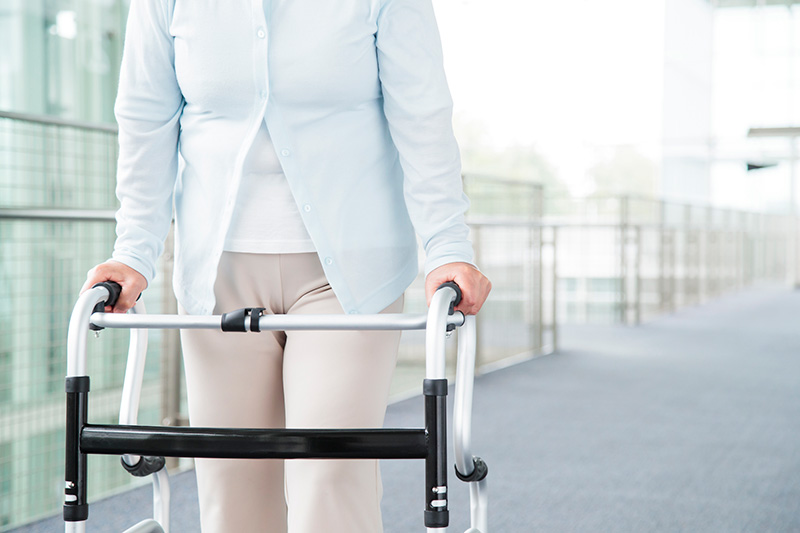 歩行器・歩行車の種類と選び方をわかりやすく紹介！