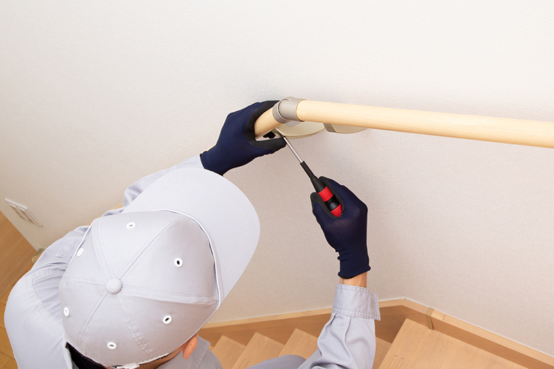 階段手すりの取り付けには介護保険の補助金制度を利用しよう廃用症候群の予防法