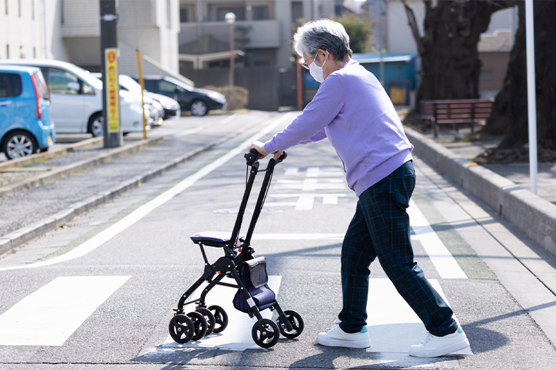 歩行器とシルバーカーの違い